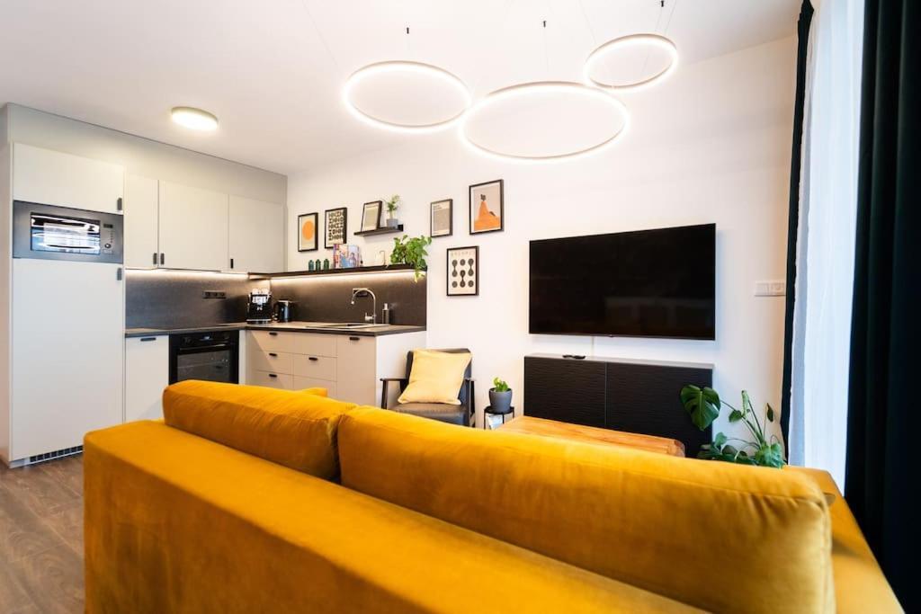 Gold Garden Terrace Apartment Brno Esterno foto