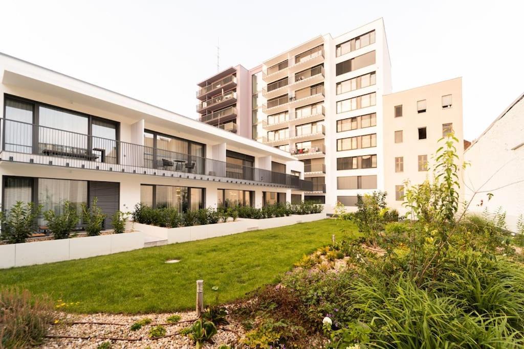 Gold Garden Terrace Apartment Brno Esterno foto