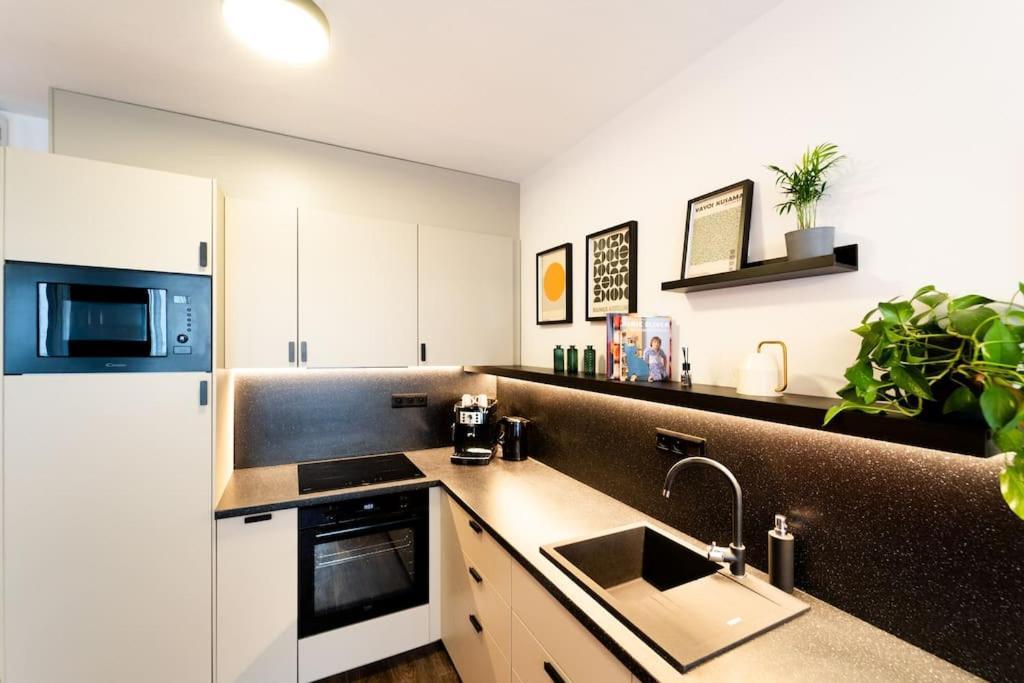 Gold Garden Terrace Apartment Brno Esterno foto